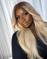Kylie | Perruque en cheveux naturels blond vanille avec racines foncées, sans colle, avec dentelle HD