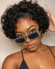 Layla | Perruque courte pixie en cheveux humains bouclés avec front 13x4